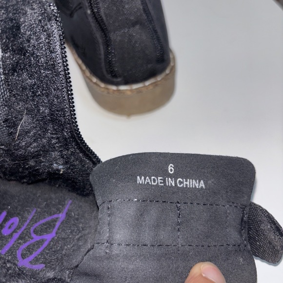 Blowfish Malibu Women's 6 Black Chillin Shearling Faux Fur Ankle Boot - Picture 10 of 12